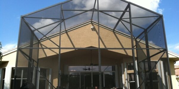Embrace South Florida’s Fall with Stylish Patio Screen Enclosures