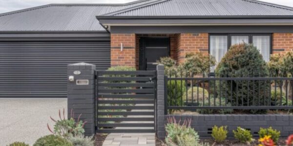 The Benefits of Installing Aluminum Yard Fencing Around Your Home